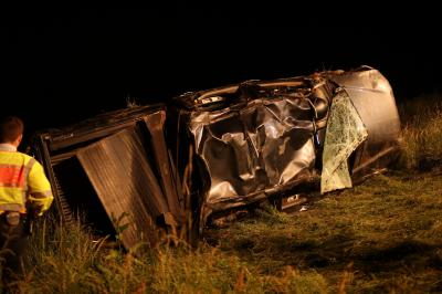 Alfdorf-Pfahlbronn: PKW ueberschlaegt sich und fliegt 50m weit in eine Wiese